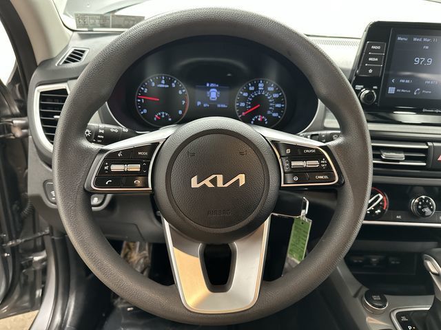 2023 Kia Seltos LX - 6
