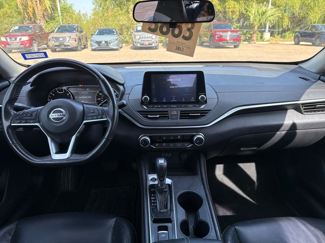 Used 2022 White Nissan 2.5 SR image 12