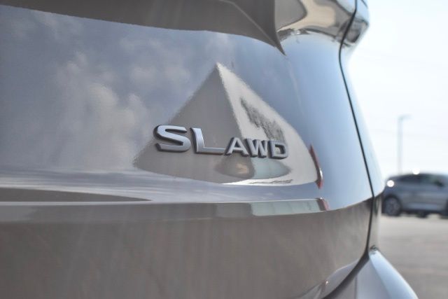 Used 2025 Nissan Rogue SL 4D Sport Utility