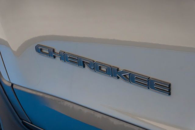 Used 2023 Jeep Cherokee SUV