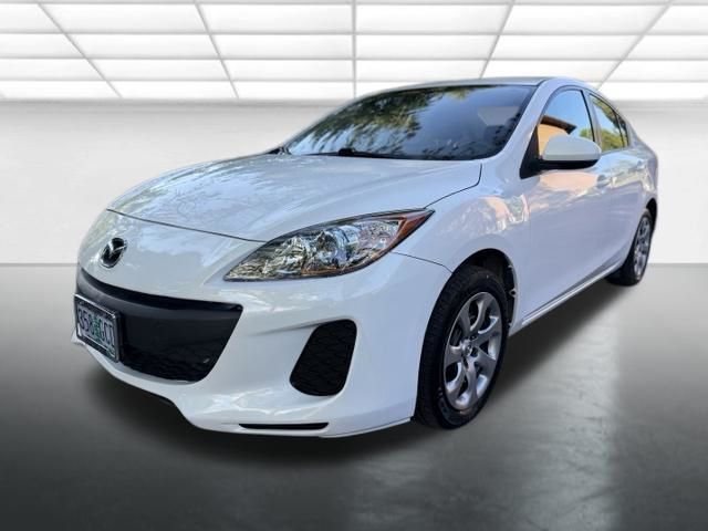Crystal White Pearl Mica 2013 Mazda MAZDA3 Sedan Front-Wheel Drive 6-Speed Automatic