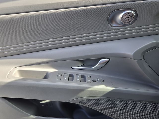 2025 Hyundai Elantra - $18,997