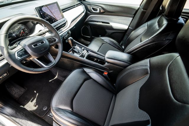 2023 Jeep Compass Latitude Silver at Legacy Ford