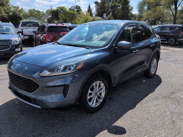 Used 2020 Ford Escape SE with VIN 1FMCU9G68LUC75687 for sale in Livonia, MI