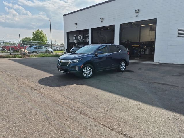 Blue 2022 Chevrolet Equinox SUV / Crossover Four-Wheel Drive 6-Speed Automatic Overdrive