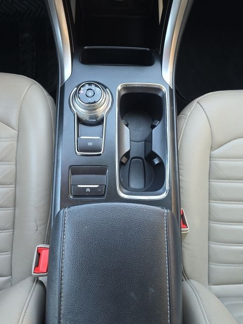 2017 Ford Fusion SE:168087B