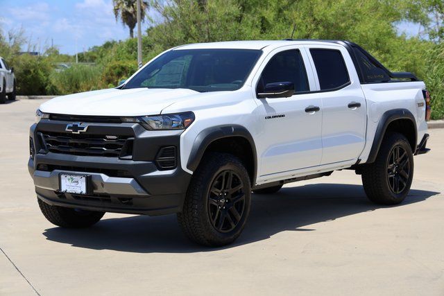 2025 Chevrolet Colorado Trail Boss - 2