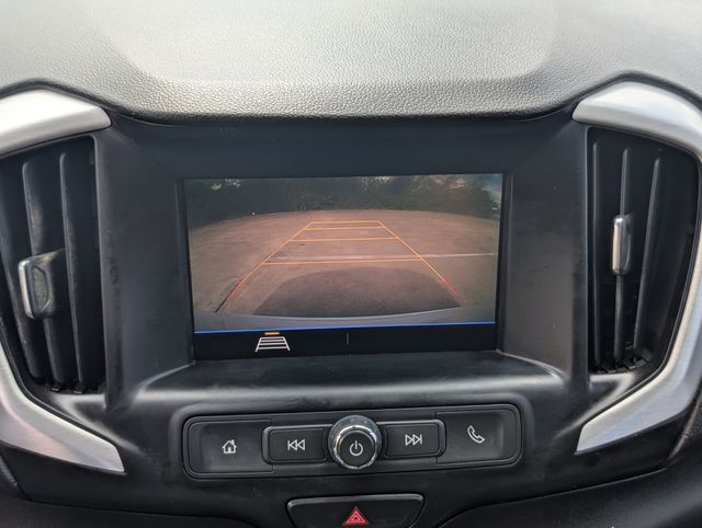 Used 2021 White GMC SLE image 17