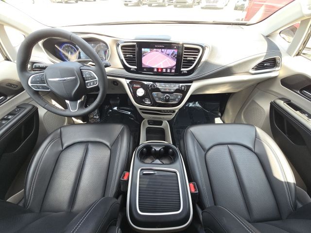 2023 Chrysler Pacifica Touring L:46447A