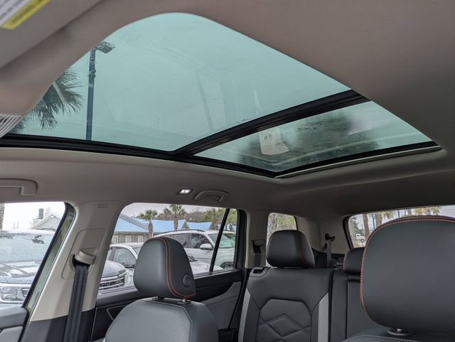 2025 Volkswagen Atlas 2.0T Peak Edition Green at Matthews Motors of Wilmington