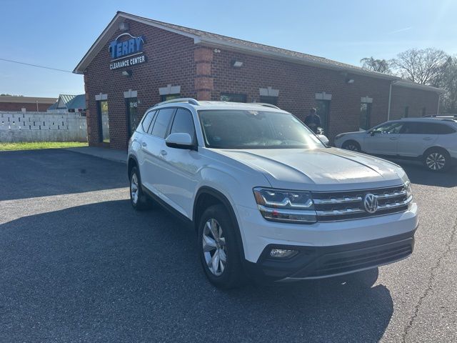 Pure White 2019 Volkswagen Atlas SE FWD with Technology SUV / Crossover Front-Wheel Drive 8-Speed Automatic