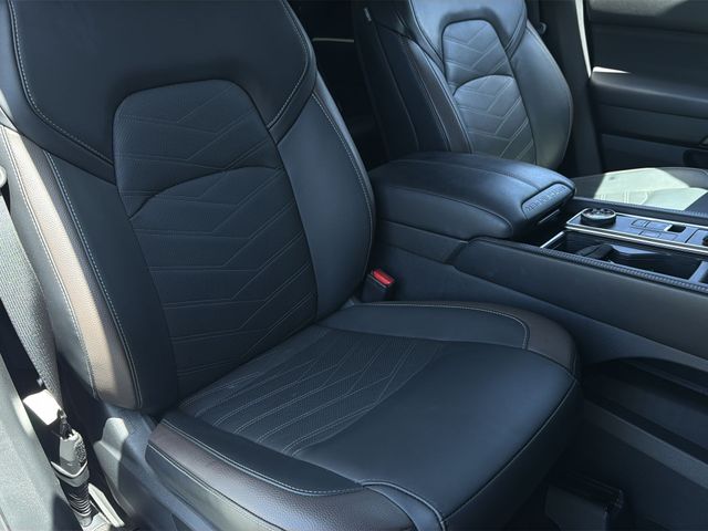 Used 2024 White Nissan Platinum image 37