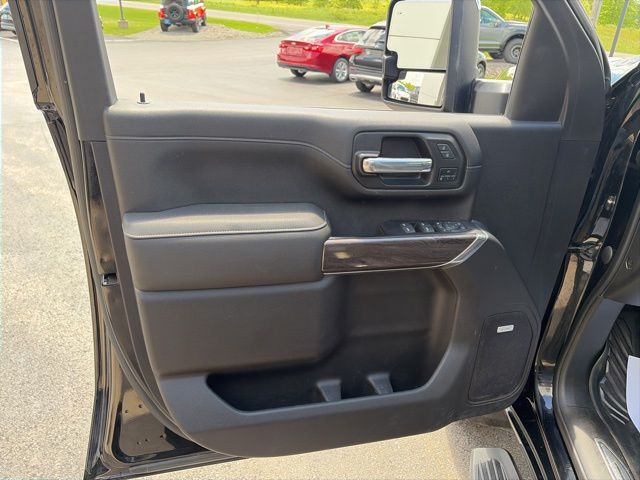 2022 Chevrolet Silverado 2500HD LTZ - 10