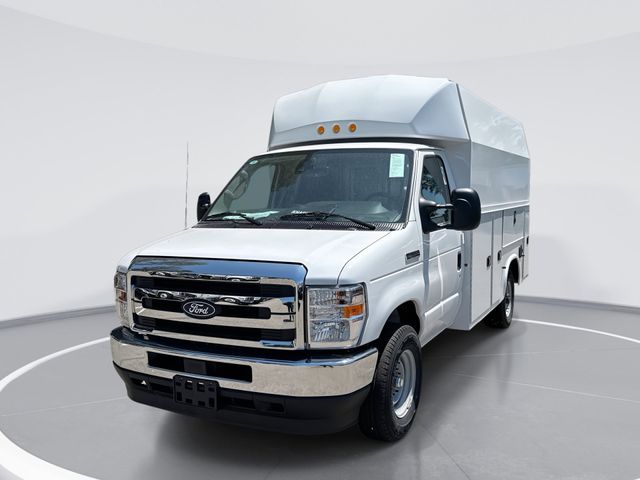 2026 Ford E-Series SRW E-350 Super Duty 138 in WB's photo