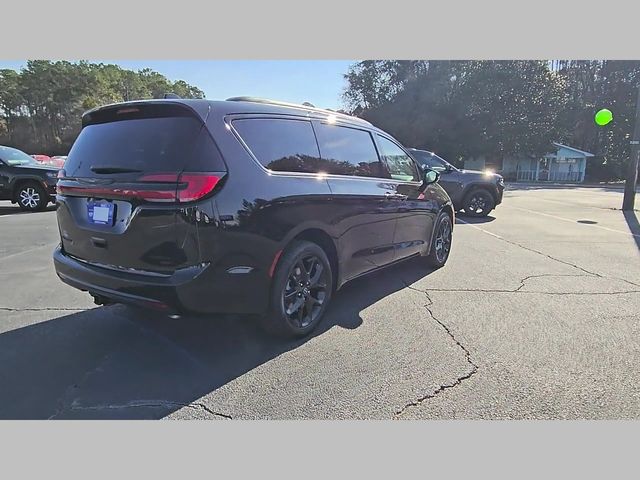 2026 Chrysler Pacifica Limited AWD