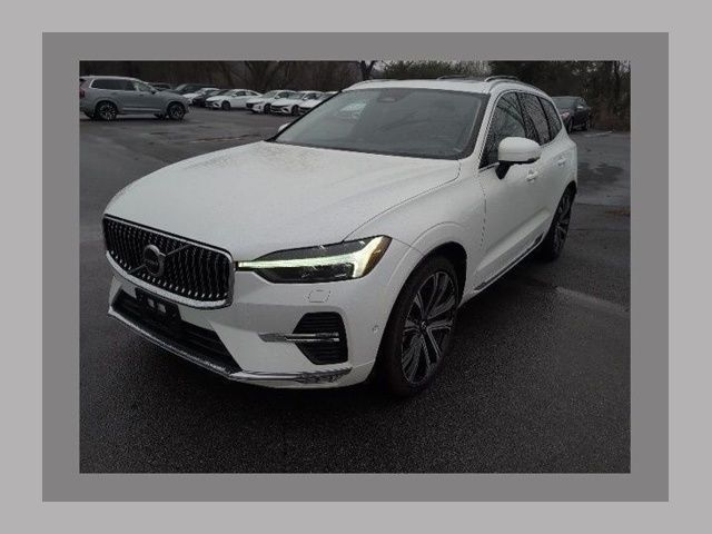 Crystal White 2023 Volvo XC60 B5 Ultimate Bright Theme AWD SUV / Crossover All-Wheel Drive Automatic