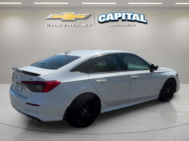 Used 2024  Honda Base image 5