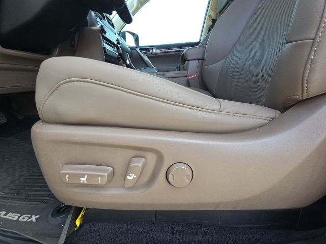 2023 Lexus GX 460:46928A