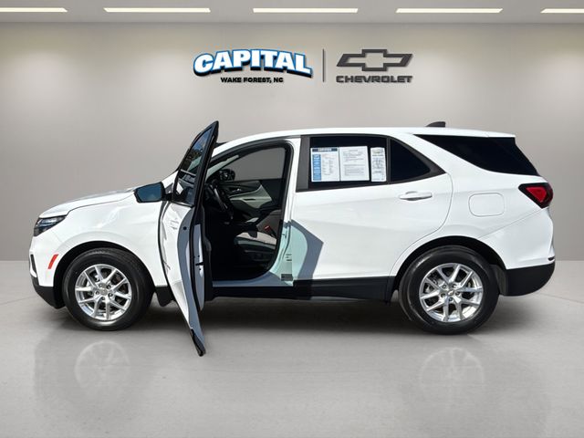 Used 2022 White Chevrolet LS image 13