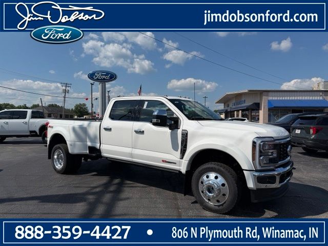 White Metallic 2026 Ford F-450 Super Duty Pickup Truck Four-Wheel Drive Automatic