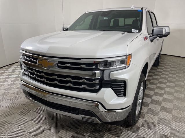 2025 Chevrolet Silverado 1500 LTZ 4