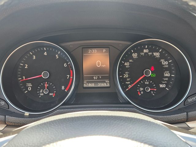 2017 Volkswagen Passat - $13,622