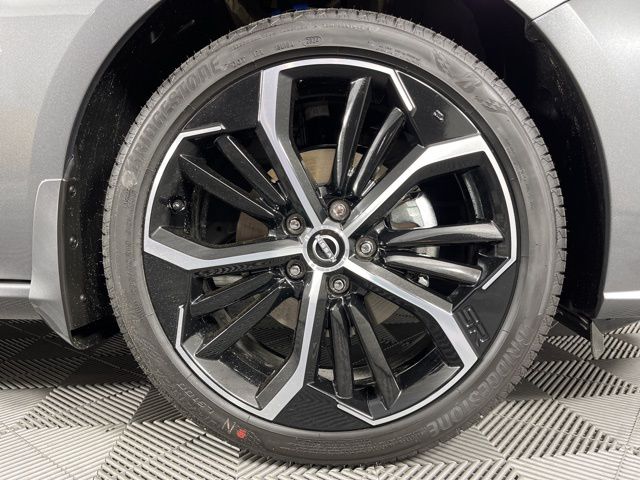 2025 Gun Metallic Nissan Altima 2.5 SR FWD Sedan