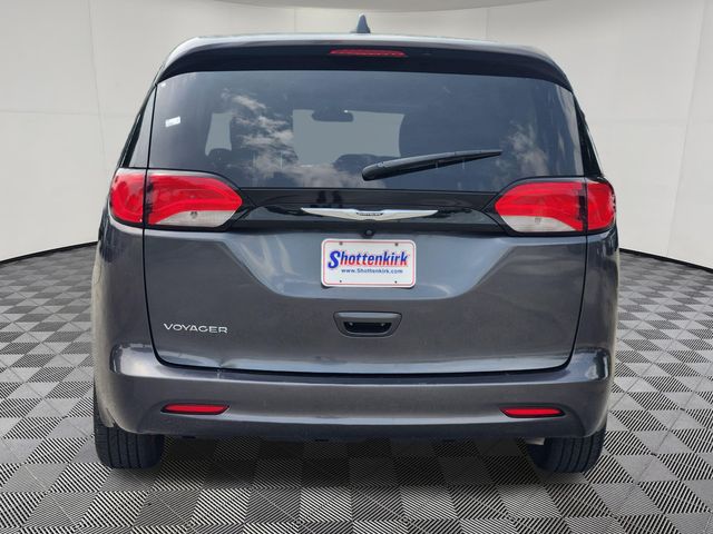 Used 2022 Chrysler Voyager Van