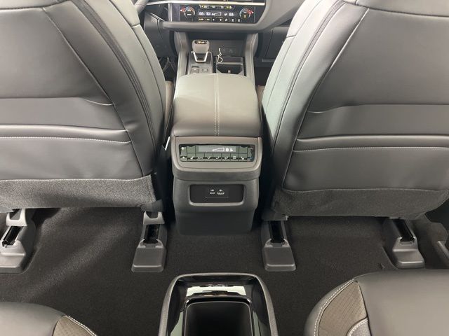 2025 Everest White Pearl Tricoat Nissan Pathfinder SL 4X4 SUV