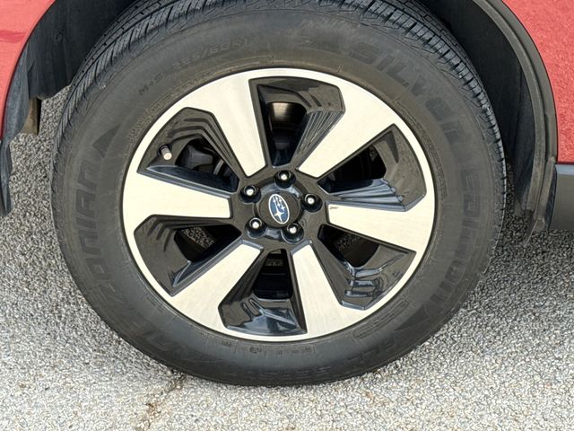 Used 2018 Red Subaru 2.5i Premium image 9