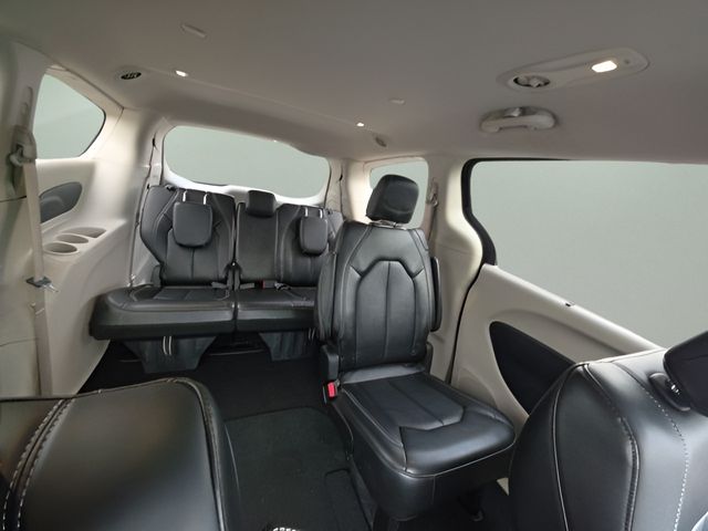 Used 2024 Chrysler Pacifica Van