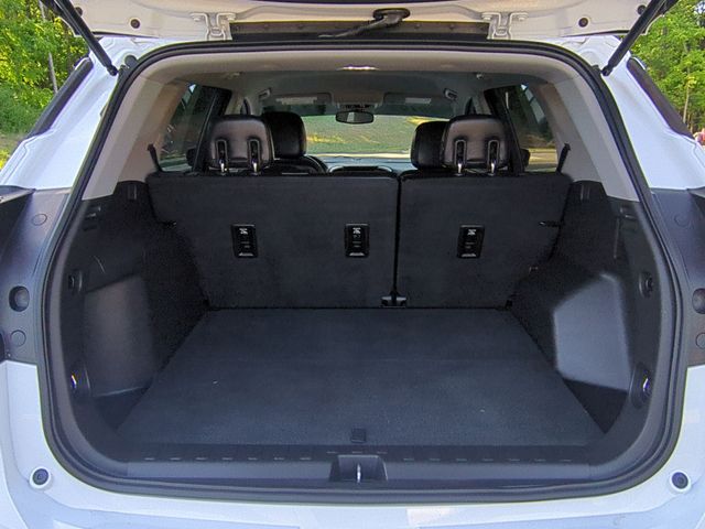 Used 2019 White GMC SLT image 23