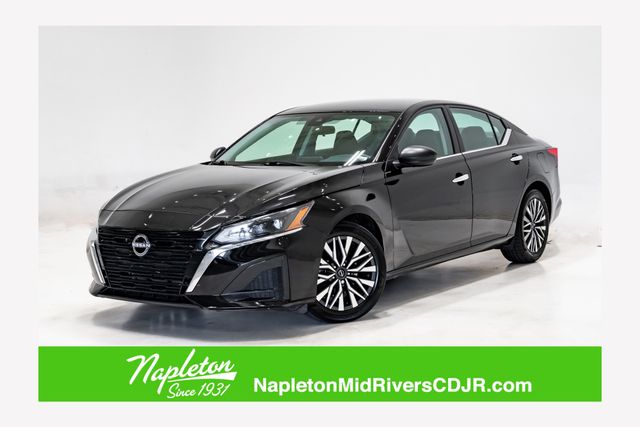 Super Black Clearcoat 2024 Nissan Altima 2.5 SV FWD Sedan Front-Wheel Drive Continuously Variable Transmission