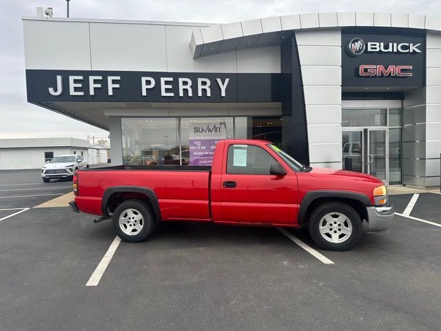2004 GMC Sierra 1500 Work Truck photo