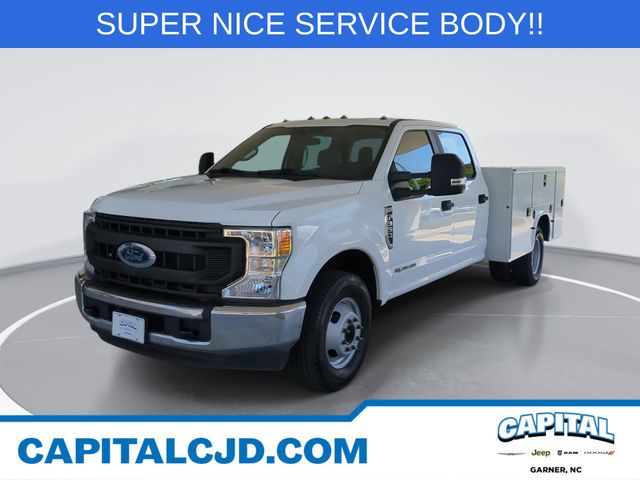 Oxford White 2020 Ford F-350 Super Duty Chassis XL Crew Cab DRW RWD Pickup Truck 4X2 Automatic