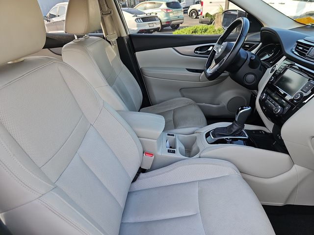 Certified Used 2020 White Nissan SL image 10