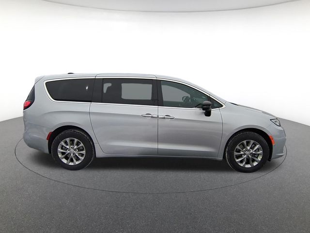 new 2026 Chrysler Pacifica car, priced at $47,714