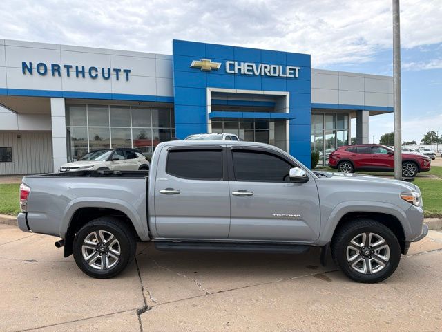 Cement 2018 Toyota Tacoma Pickup Truck Four-Wheel Drive 6-Speed Automatic