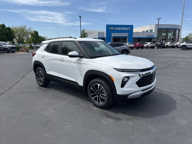 Summit White 2026 Chevrolet Trailblazer SUV / Crossover Four-Wheel Drive 9-Speed Automatic