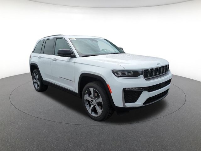 new 2026 Jeep Grand Cherokee car, priced at $42,650