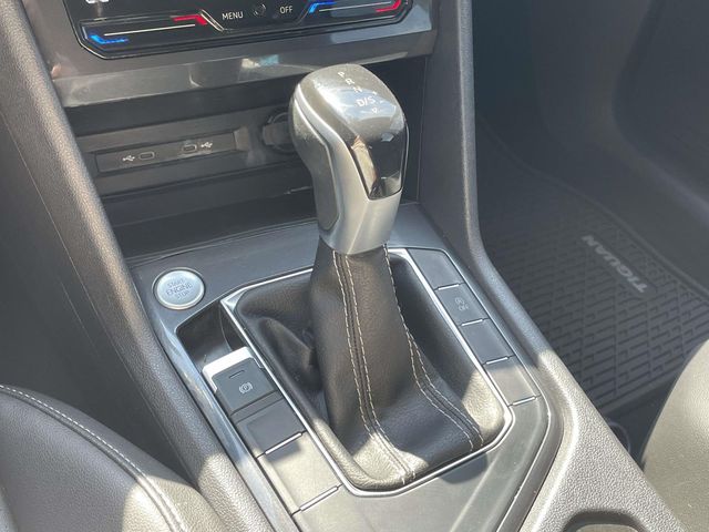 Used 2023 Black Volkswagen 2.0T SE image 31