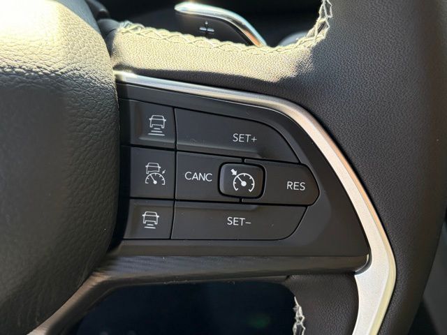 new 2025 Jeep Grand Cherokee car, priced at $40,248