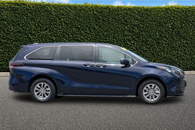 Used 2025  Toyota LE image 3