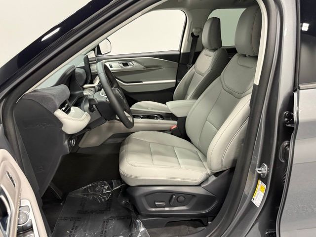 New 2026 Gray Ford Active image 10