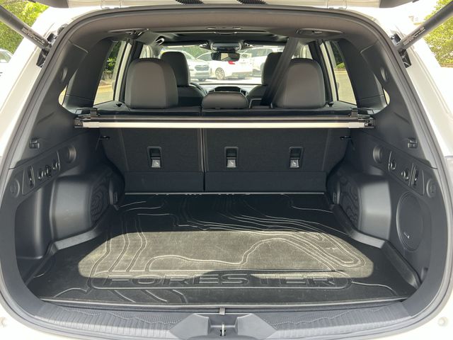 Used 2025 White Subaru Limited image 39
