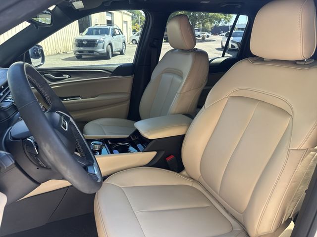 Used 2023 White Jeep Limited image 17
