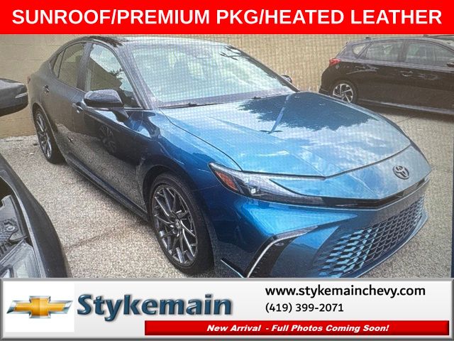 Ocean Gem/Midnight Black Metallic 2025 Toyota Camry Sedan Front-Wheel Drive Continuously Variable Transmission