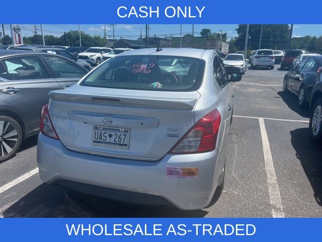 2017 Brilliant Silver Metallic Nissan Versa 1.6 SV FWD Sedan