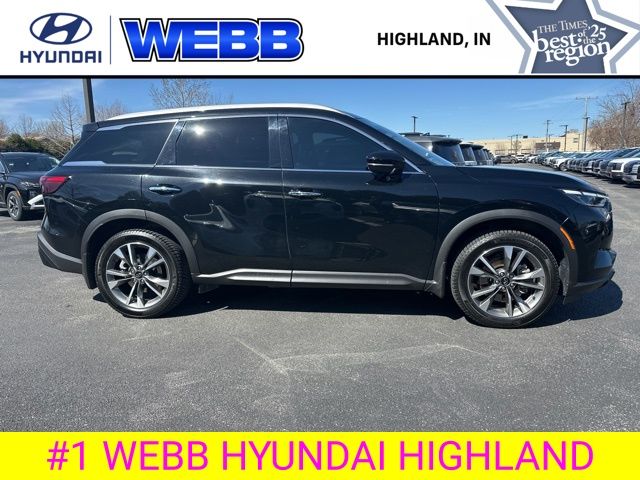 Used 2023 Black INFINITI LUXE image 11