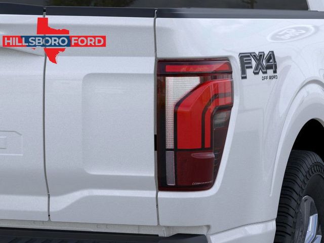 2025 White Ford F-150 Lariat 4X4 Truck